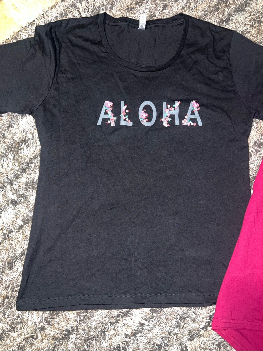Gildan Women's Aloha Graphic Tees - Black & Fuchsia - Picture 3 of 6